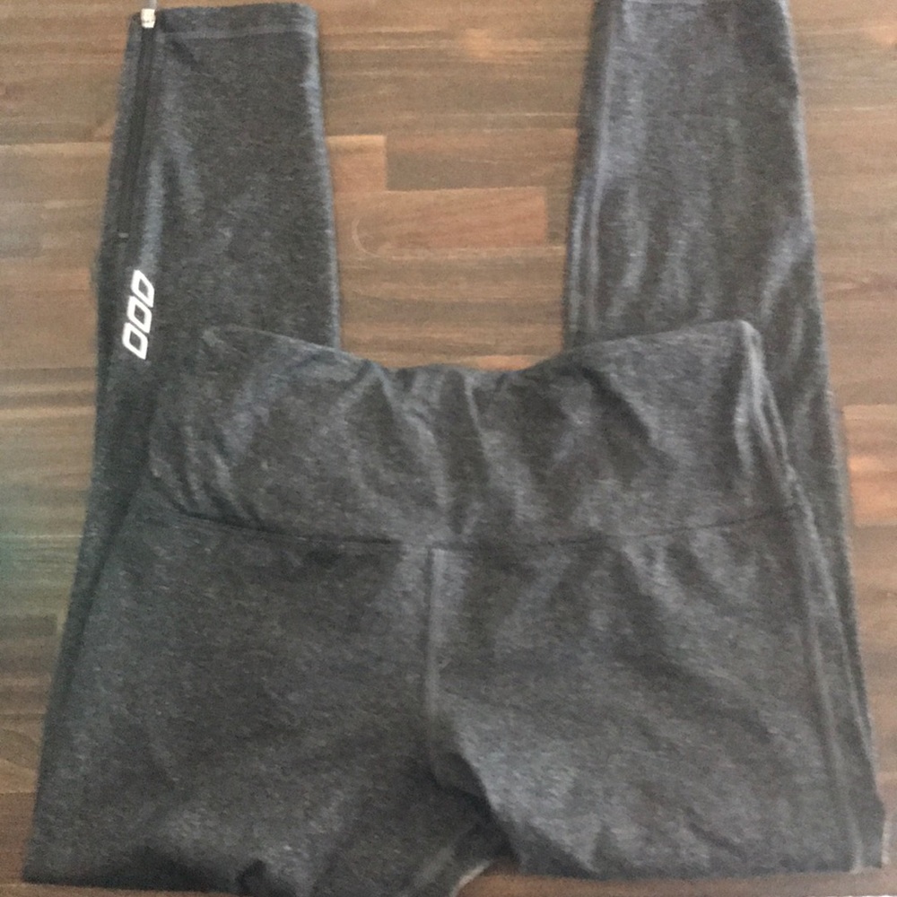 Lorna Jane gray 7/8 tights medium